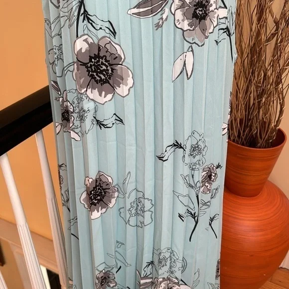 Fair Lady NWT blue dress with gray white black flowers - Picture 2 of 10